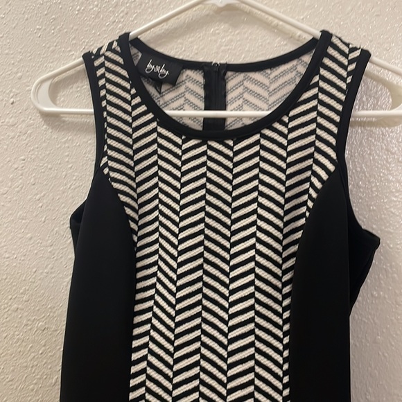 Sexy little black and white dress - Picture 2 of 3